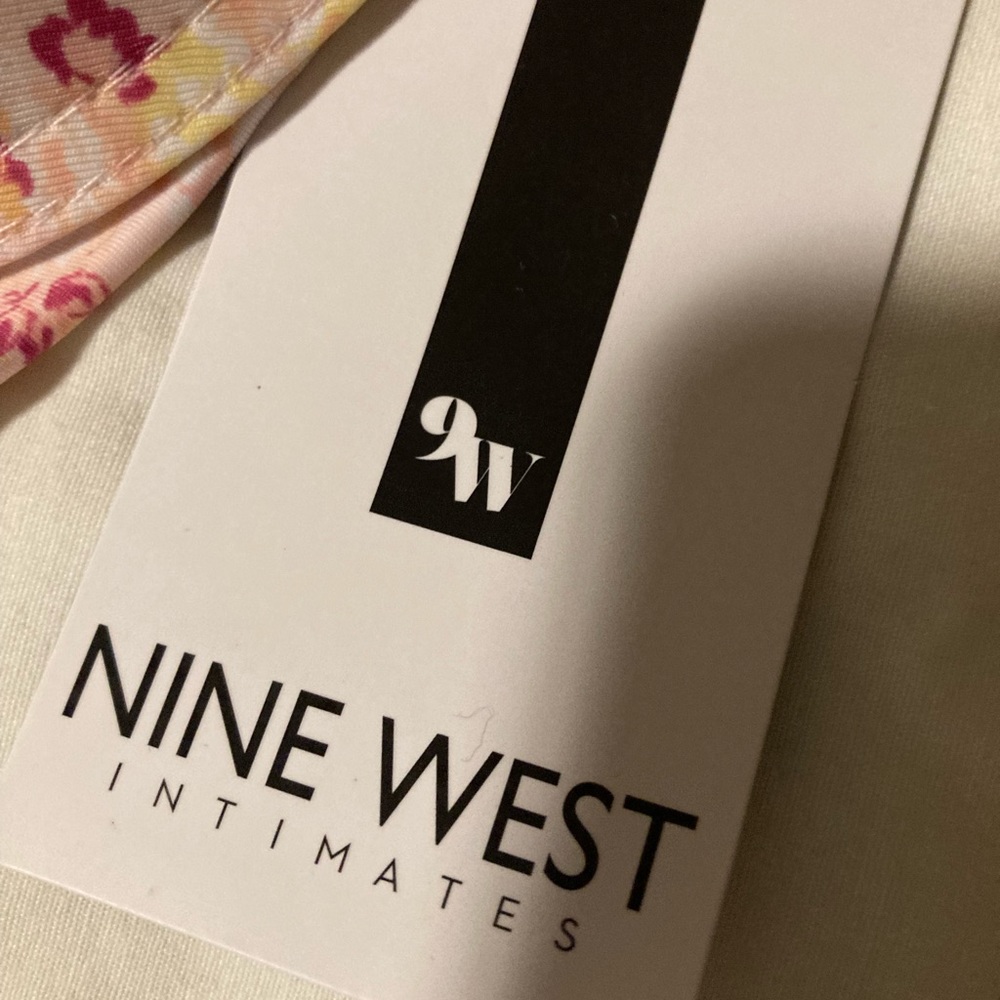 NWT! Nine West 3 pack bras. 38C - Picture 3 of 5